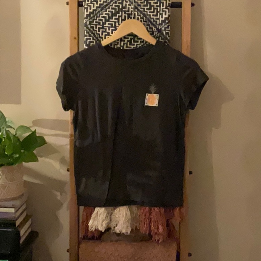 Cute black shirt!